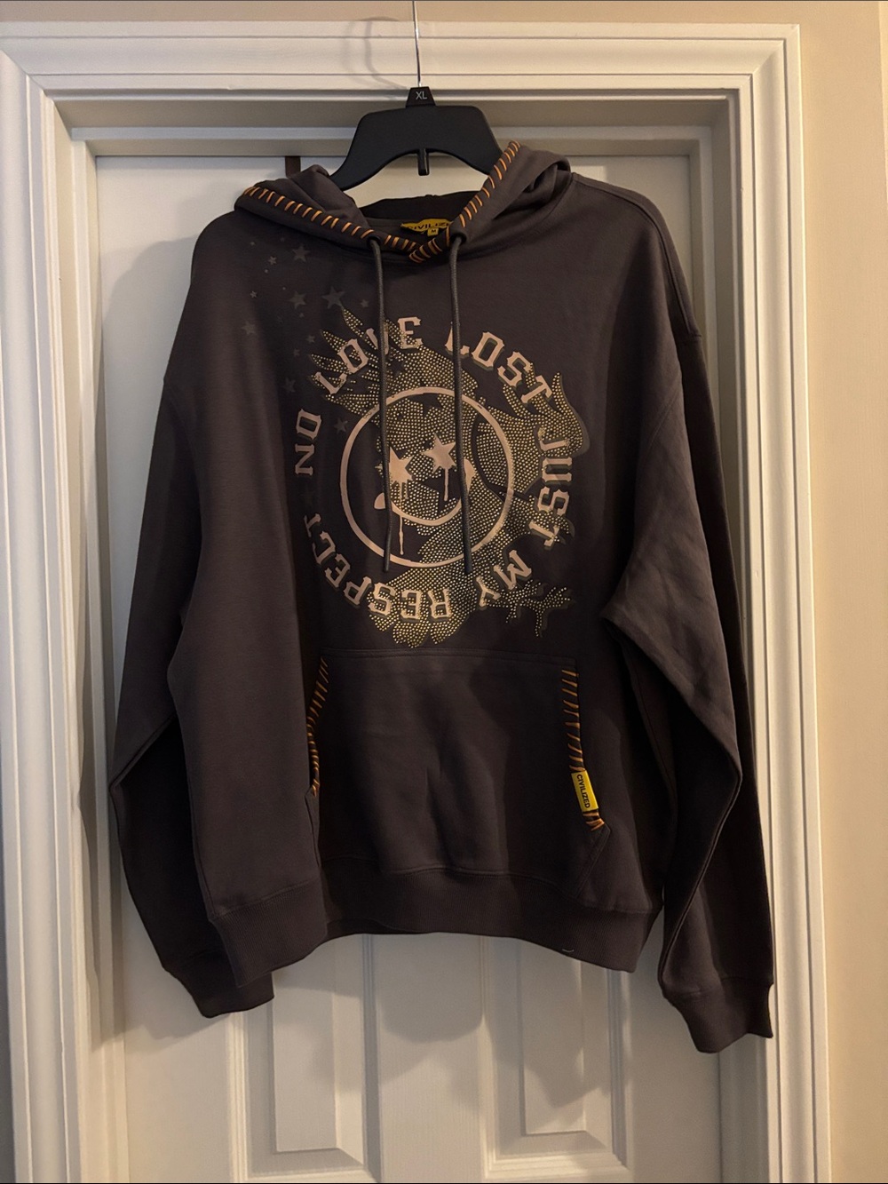 Men's Medium Brown Graphic Hoodie with Gold Accent